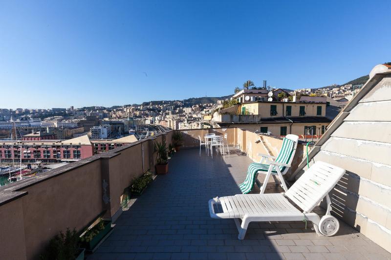 Sunflower Apartment With Private Terrace And Lift Genua Zewnętrze zdjęcie